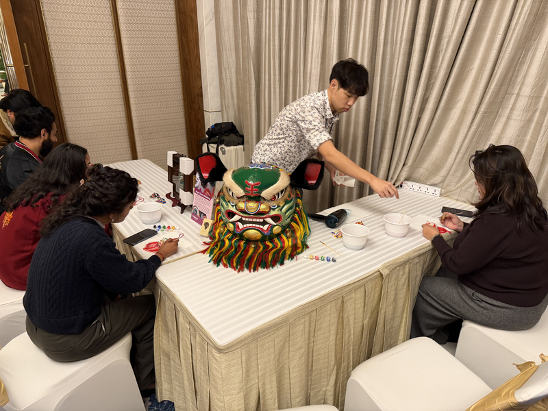 台灣觀光推廣會吸引印度人　彩繪劍獅人潮不斷