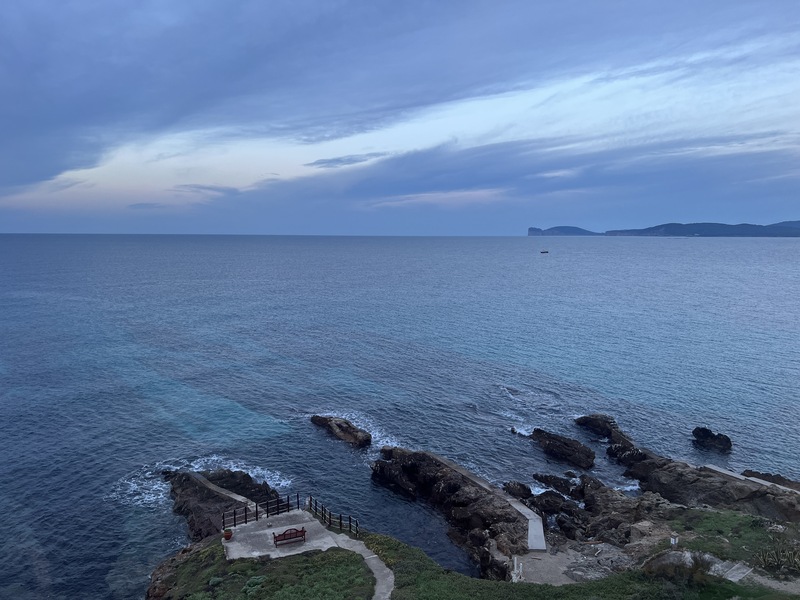 珊瑚海岸位在薩丁尼亞島