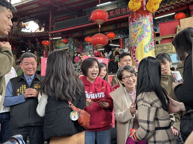 副總統蕭美琴台中霧峰發福袋