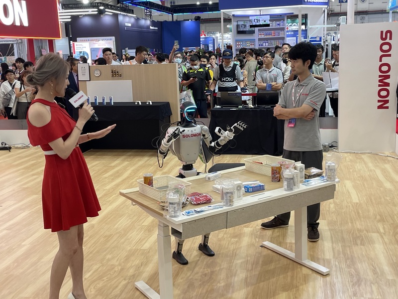 人形機器人越來越聰明　2026拚應用商機