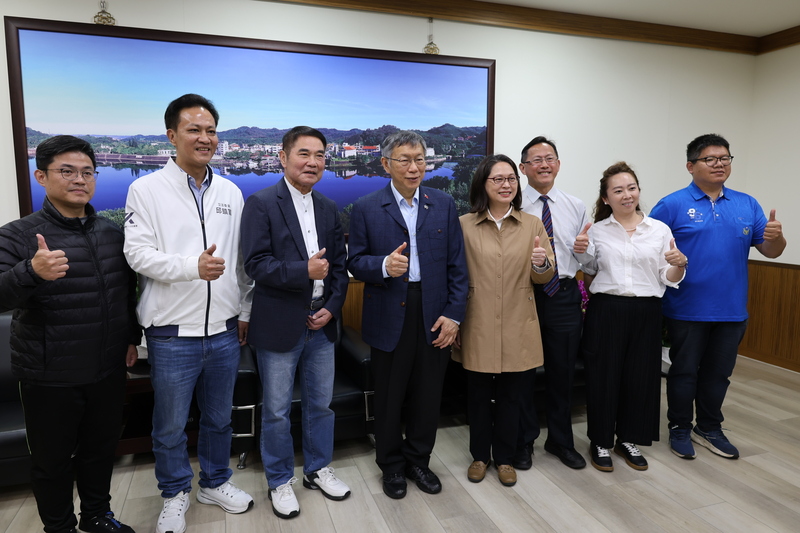 柯文哲拜會苗栗縣長鍾東錦（2）