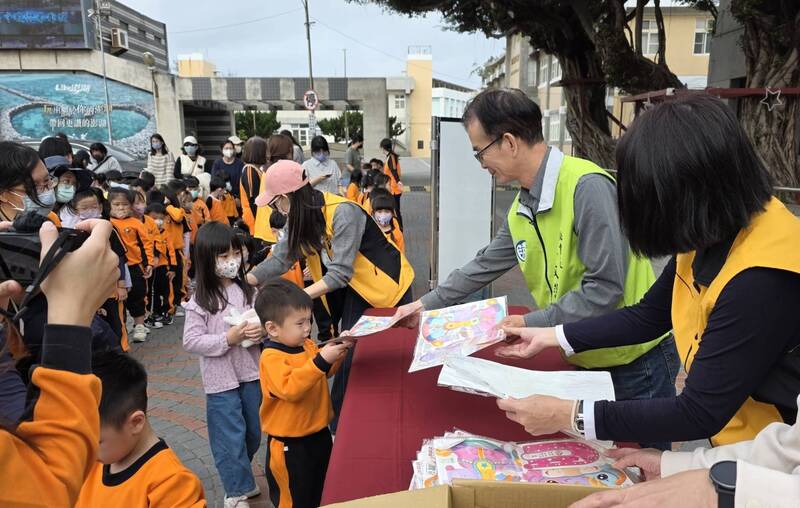 澎湖縣府發送「搖搖馬」提燈（2）