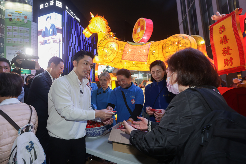 台北燈節登場　蔣萬安逛西門展區（2）