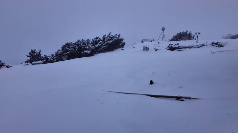 玉山積雪5公分　氣象署：有結冰與霧淞現象