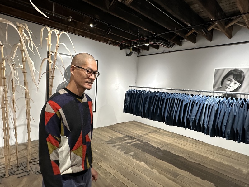 黃博志「藍色大象」紐約展出　從母親出發關懷底層