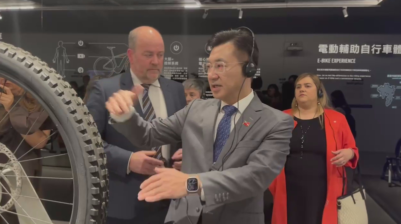 西班牙國會議員訪團台中　江啟臣接待促文化交流