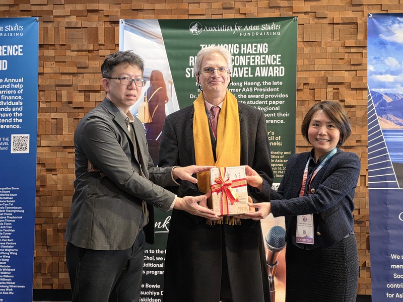 國家圖書館贈書加拿大亞伯達大學  展現台灣學術自由