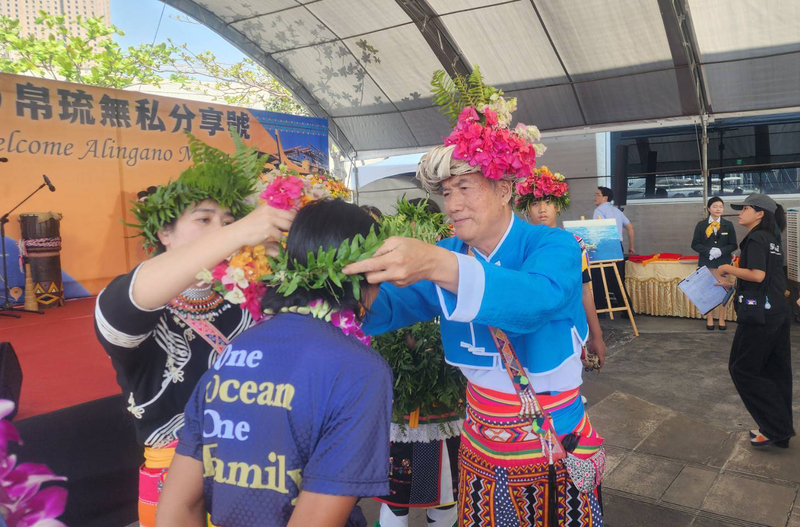 帛琉傳統帆船駛抵高雄港（2）