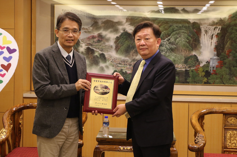 日電貿公司捐新北2輛復康巴士 連4年共捐贈8輛