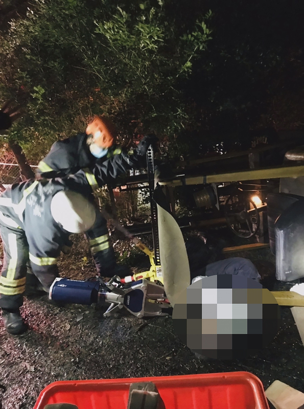 苗栗8旬翁整農地遭堆高機壓困 傷重送醫不治