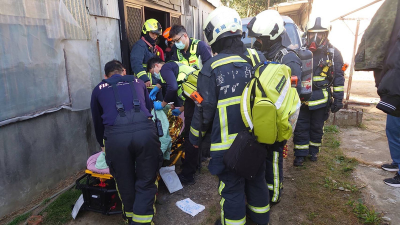 台中豐原疑燒垃圾釀災 父子3人燒燙傷送醫