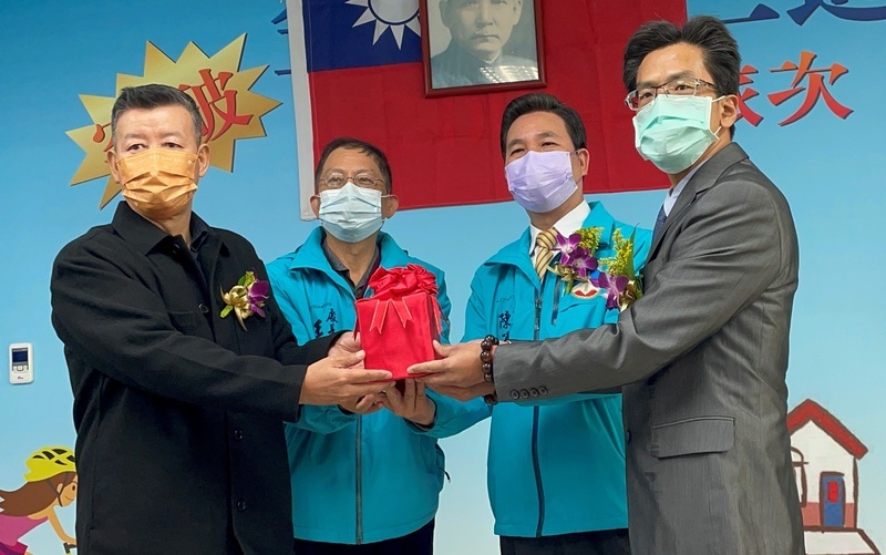 金門港務處長上任 縣長陳福海盼小三通持續暢通