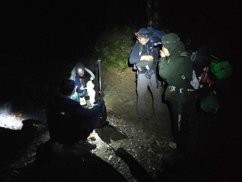 23大學師生攀登波津加山受困 台中消防局漏夜助下山