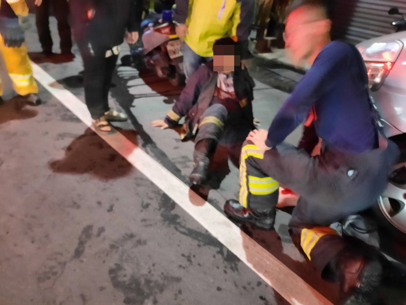 苗栗餐廳火警 醉男酒駕闖管制區撞傷義消