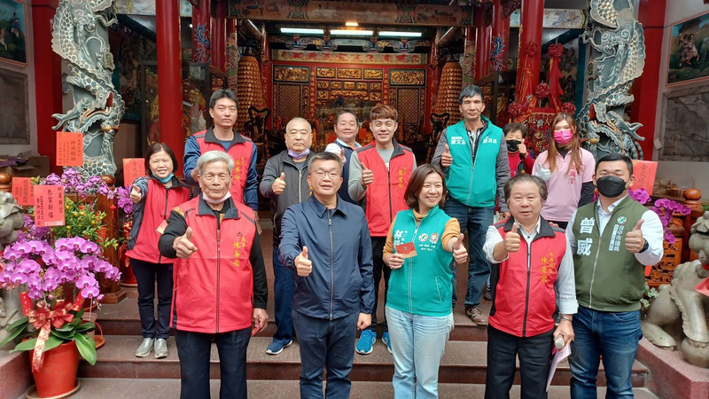 蔡其昌小年夜參拜15間宮廟 盼台灣遠離疫情危害