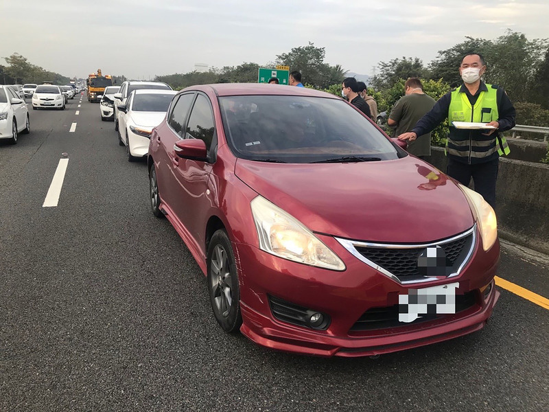國道1號南下岡山段4車追撞 已恢復全線通車