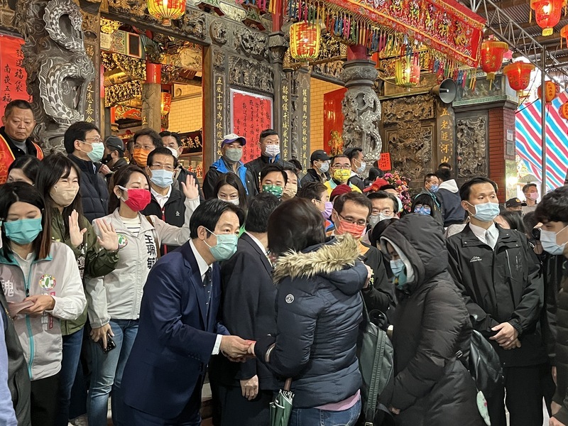 賴清德桃園宮廟發福袋 民眾喊話加油選總統