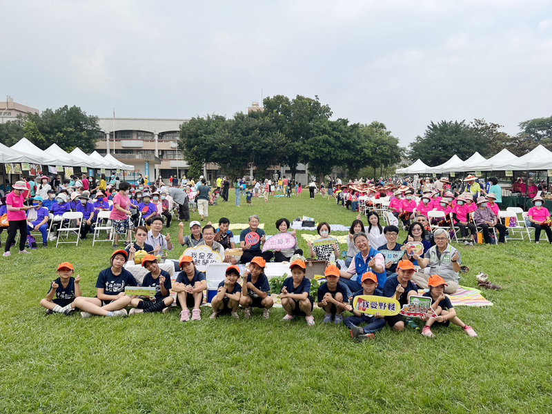 失智者重拾生活記憶 踏出戶外義剪、擺攤售雞蛋