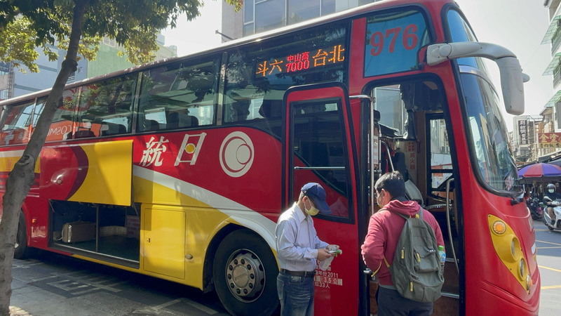 日統客運停駛國道路線 董事長含淚送走末班車