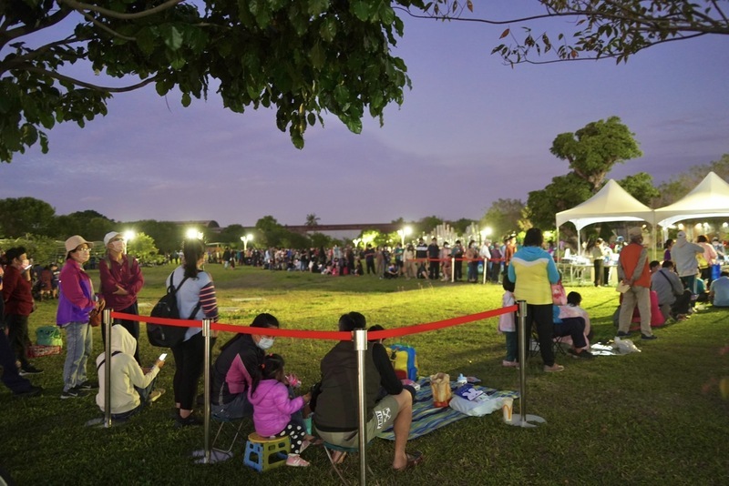 屏東燈節光光兔提燈超夯 縣府加碼2日起限量發送