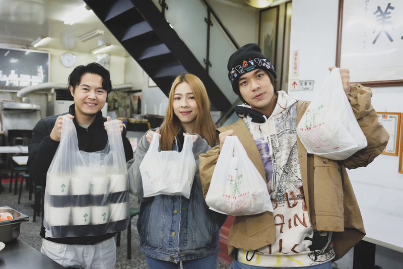 告五人開工日快閃早餐店 蔡佩軒赴大馬感受年節