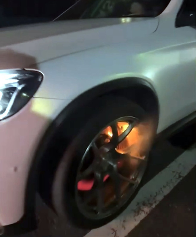 2車競飆阿里山公路輪胎起火囂張PO網 嘉警追究刑責