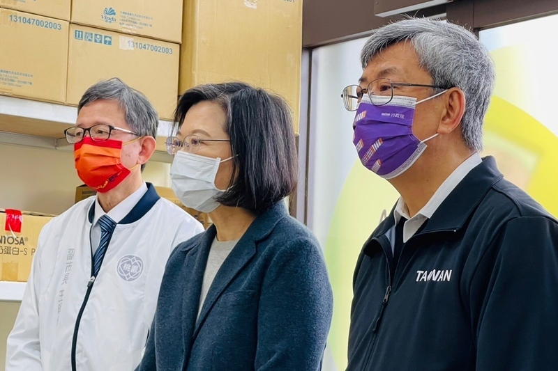 視察桃園安家實物銀行 總統：善用資源加強照顧