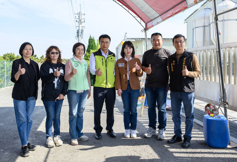 陳吉仲視察養雞場防疫 勉維護肉蛋生產穩定