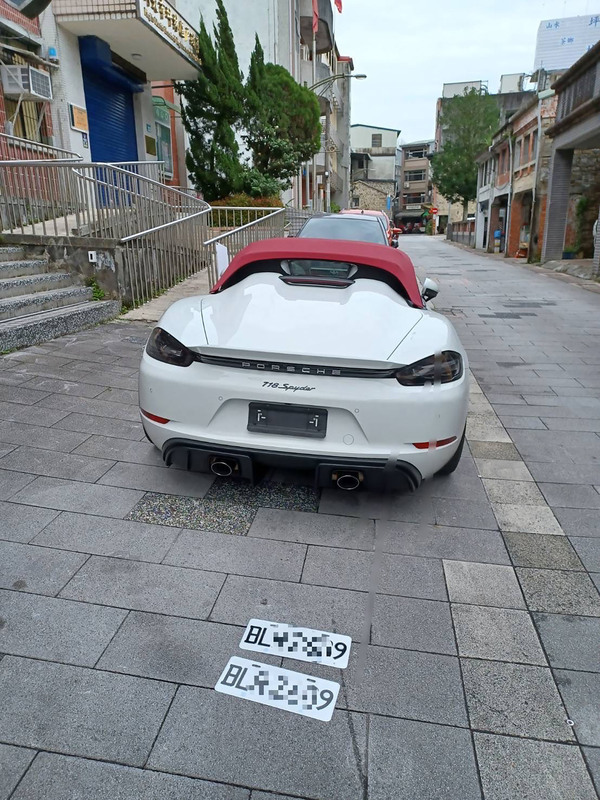 警鷹眼識破假車牌 保時捷跑車男遭送辦
