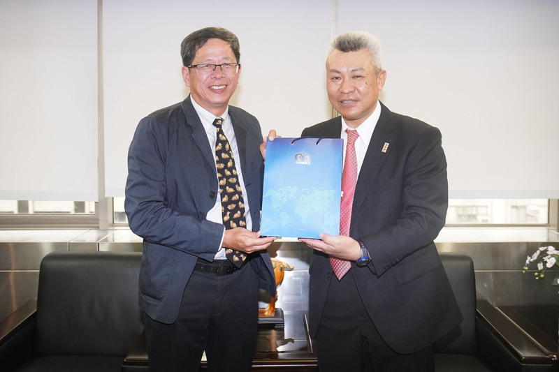 劉克襄再任日本高知觀光親善大使 促雙方交流