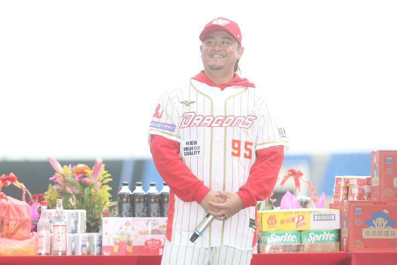 王躍霖披龍袍「95加滿」 勝負的一年求突破