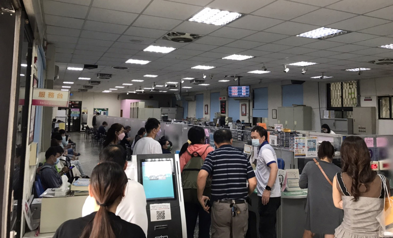 竹北戶政事務所老舊狹小惹民怨 縣府擬覓地遷建