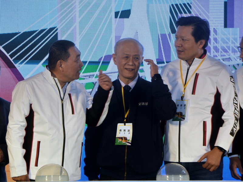 安坑輕軌通車 交通部次長盼軌道國產國造率逾50%