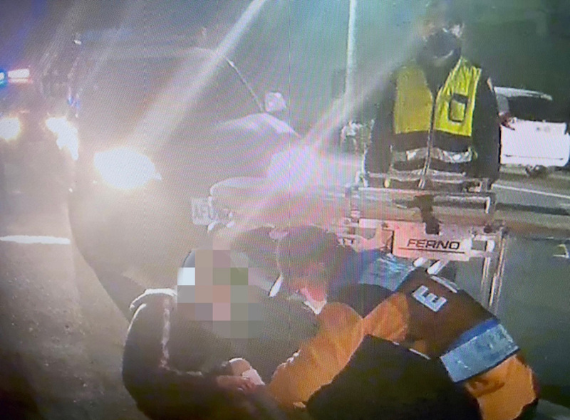 不滿欠錢未還 莽男揮刀砍人遭逮送辦