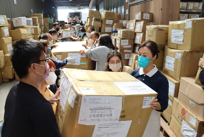 慈濟送暖土耳其 首批物資抵達災區