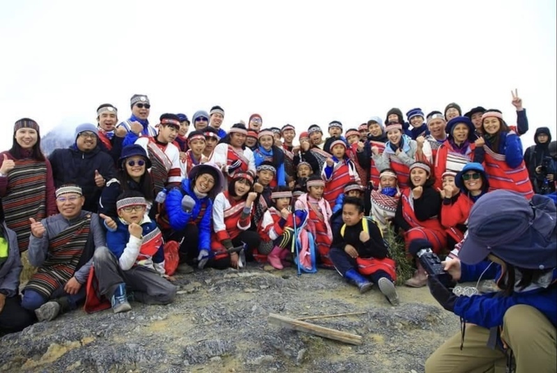 竹縣新樂國小尋根禮讚 畢業生4月爬大霸尖山