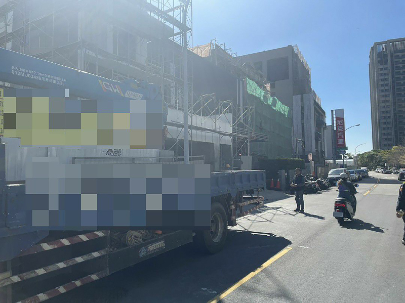 台中市工人鷹架摔落 頭部重創送醫不治