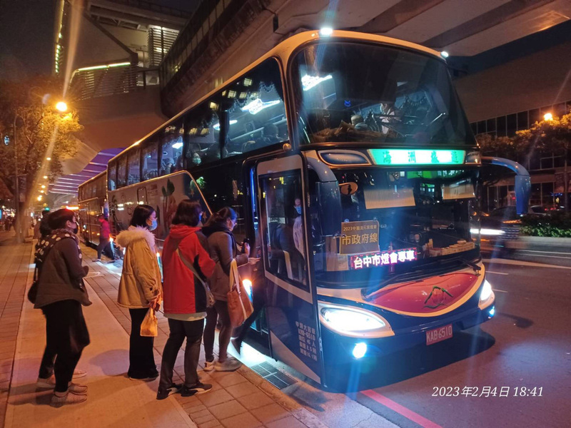中台灣元宵燈會落幕湧百萬人潮 接駁車疏運800車次