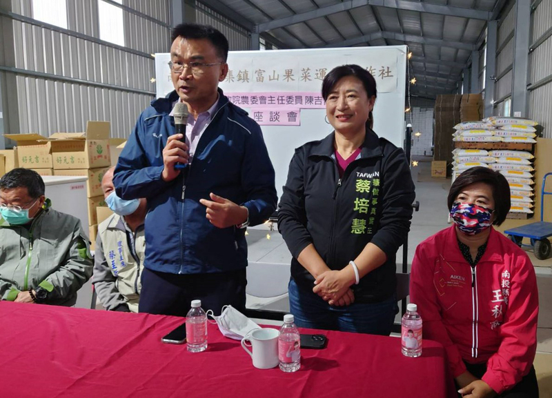 蔡培慧邀陳吉仲與農民座談 讓政策更貼近南投需求