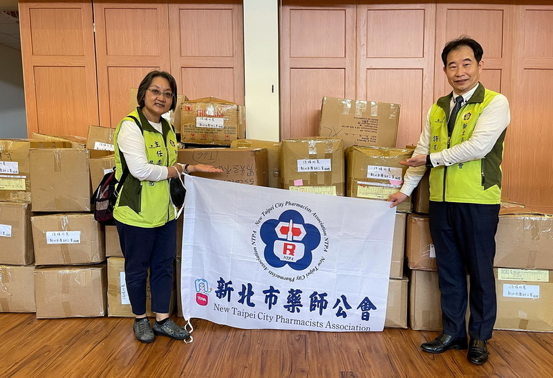 關懷土耳其地震災民 新北藥師公會捐保暖衣物