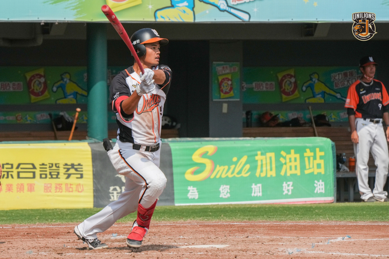 獅隊紅白戰何恆佑開轟 尹柏淮飆速151公里