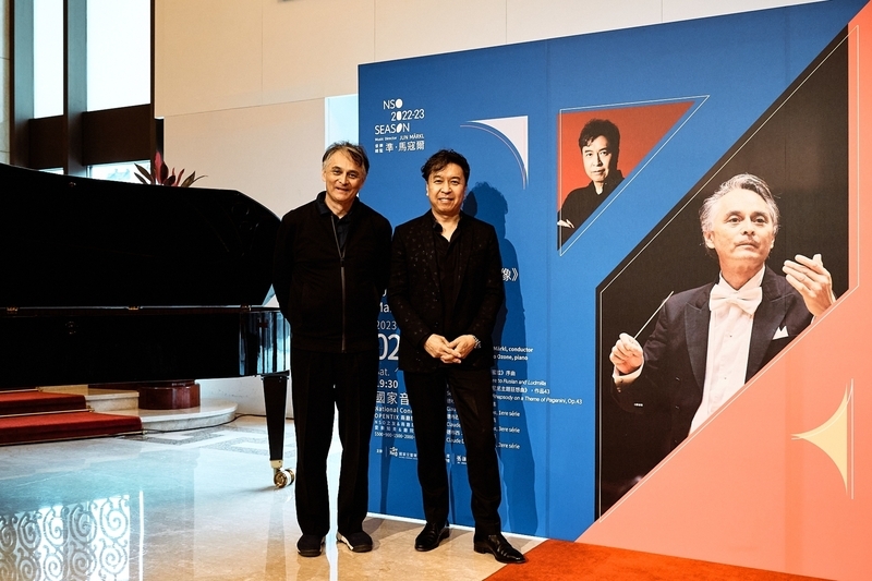 小曾根真天性即興 彈鋼琴協奏曲先練總譜再加入爵士