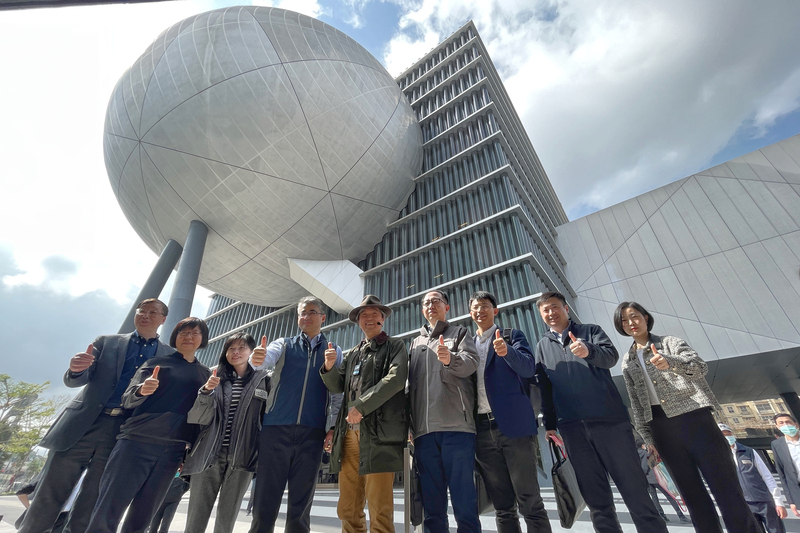 上海訪團次日按原定行程 上午PCR、逛北藝中心