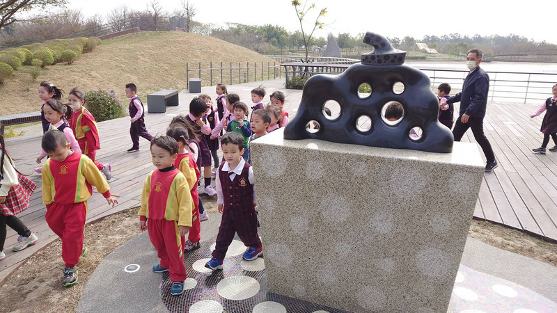 故宮南院戶外空間、裝置藝術吸睛 休館日仍湧人潮