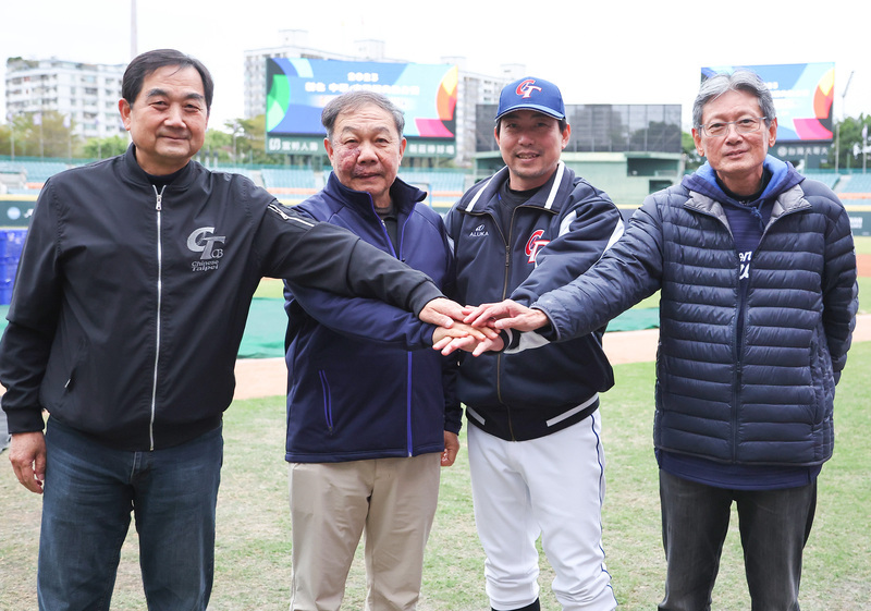 4屆經典賽台灣教頭合影 林岳平：3人都帶過我