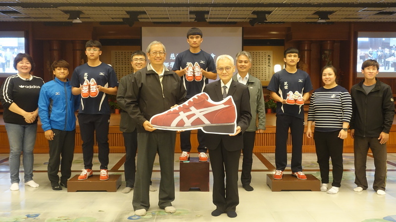 培育舉重人才 慈濟捐贈花蓮選手舉重鞋