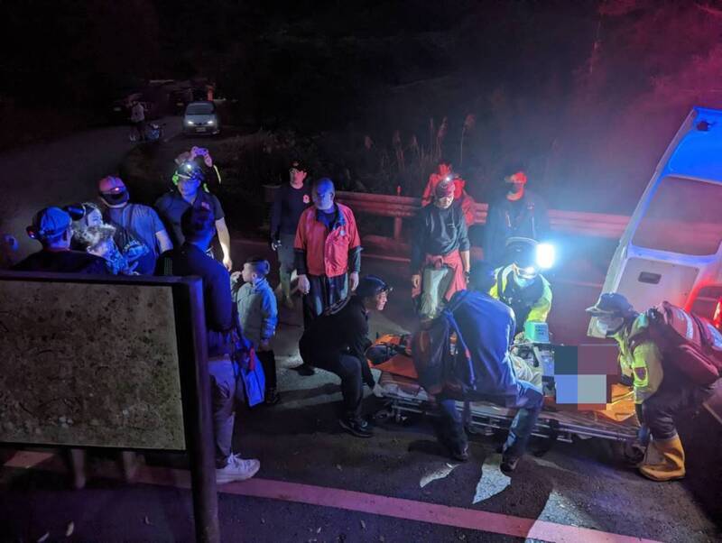 7旬男子貢寮桃源谷健行突倒下 命危送醫