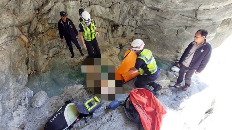 花蓮70歲男文山野溪溫泉泡湯昏迷 命危送醫