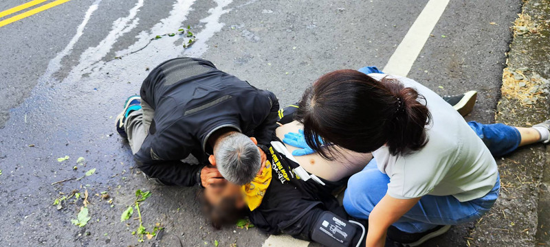 嘉縣台18線重機騎士疑自摔 命危送醫