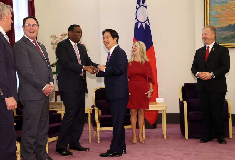 賴清德見眾議員訪團 盼美國續供武器且及時送達